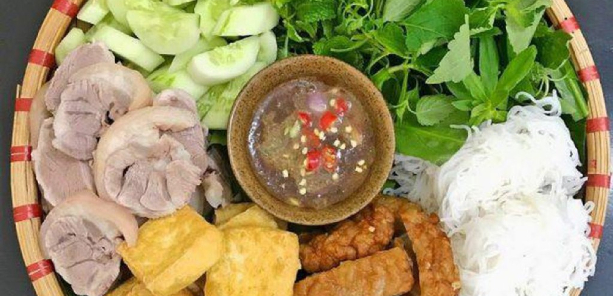 quan-ngon-shop-nem-ui-ga-tran-quoc-vuong