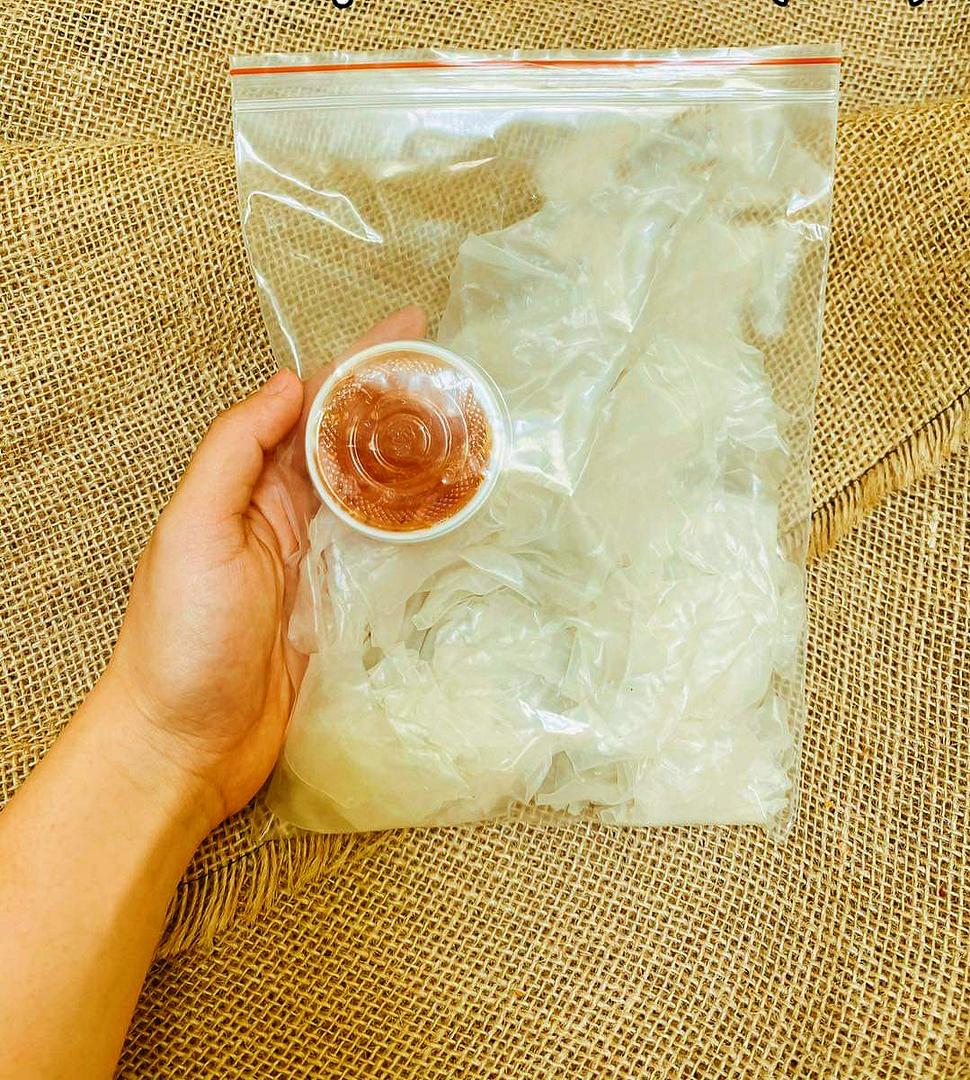 banh-trang-phoi-suong-cham-muoi-tac