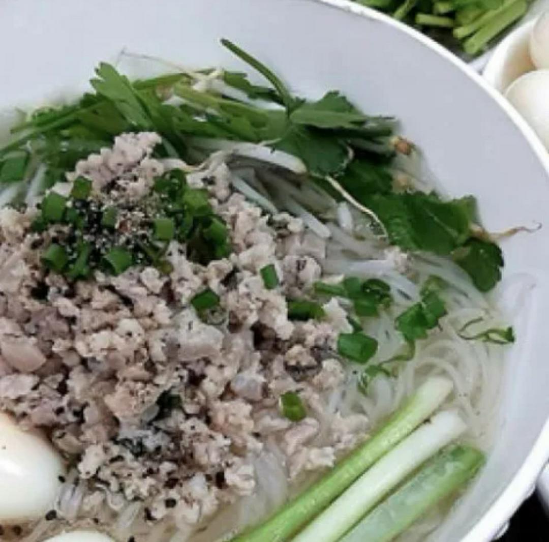 hu-tieu-thit-bam-1-vat-thit-bam