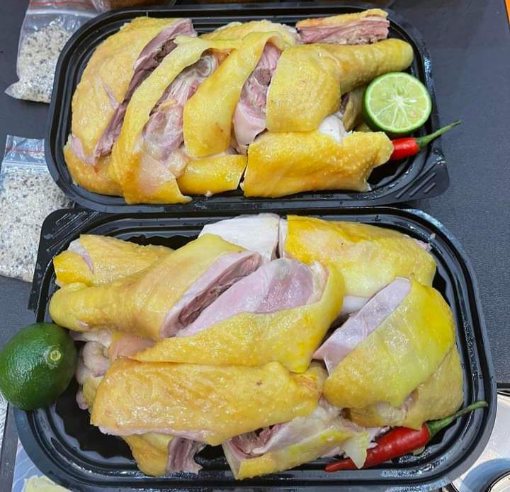 ga-u-muoi-hoa-tieu-1-con-an-mat