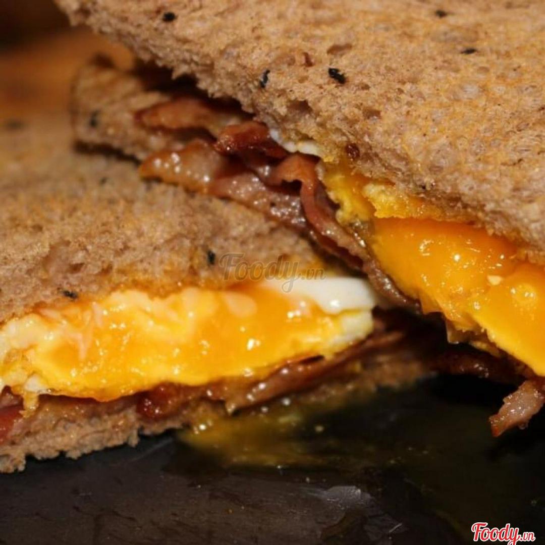 bacon-egg-sandwich