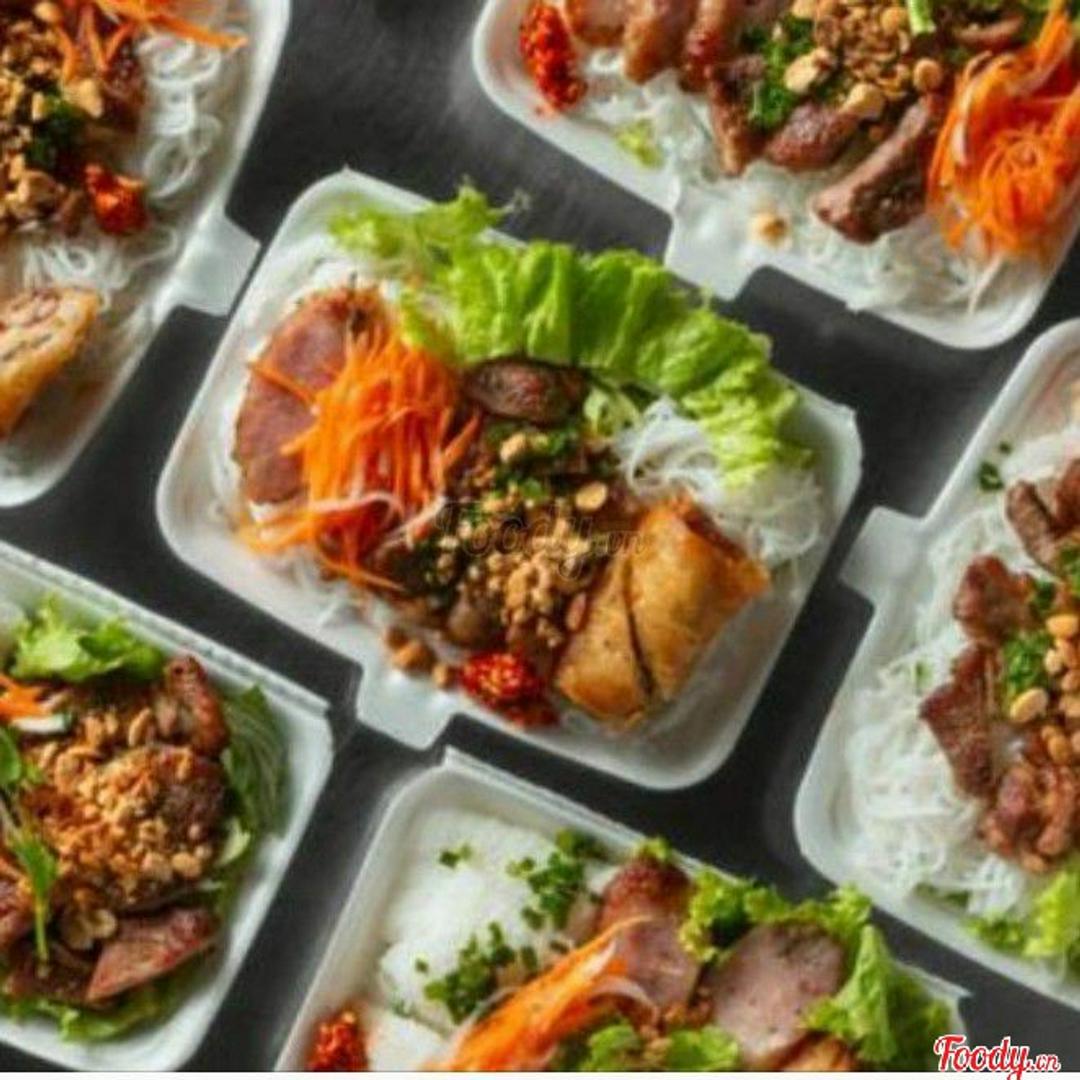 bun-tron-thit-nuong-kem-1-nem