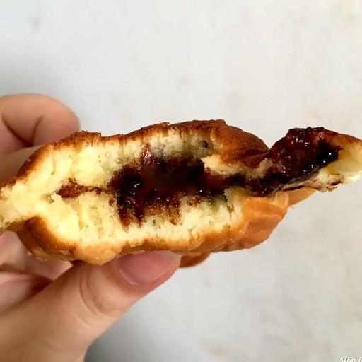 banh-ca-truyen-thong-chocolate-en