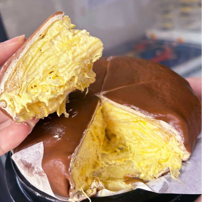 banh-crep-sau-rieng-ngan-lop-vi-cafe-muoi-_-size-12cm