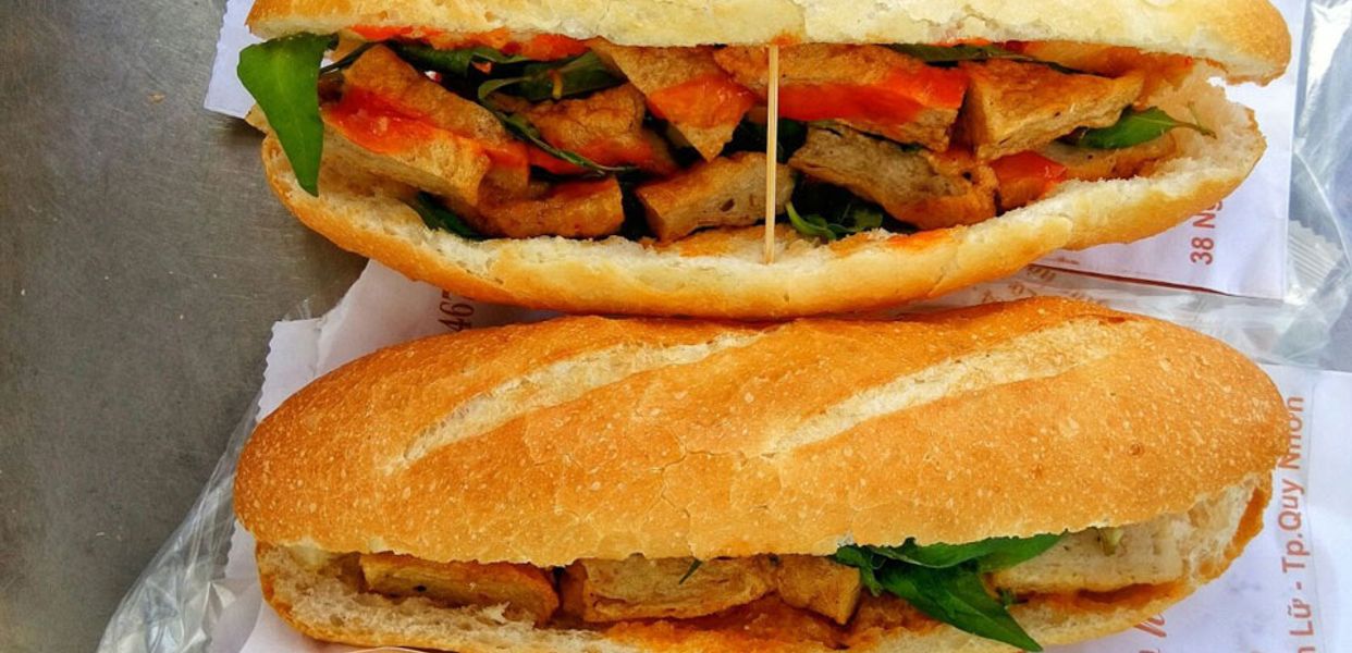 banh-mi-cha-ca-minh-tu-trinh-inh-trong