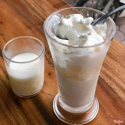 sua-chua-tran-chau-dua-non