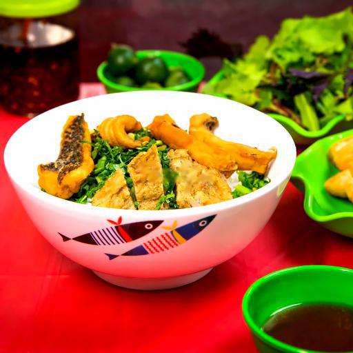 bun-ca-tron-bao-gom-hop-ua-thia