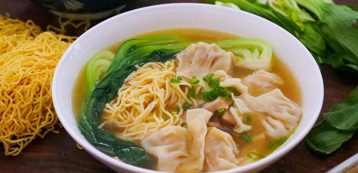 hong-anh-hu-tieu-mi-hoanh-thanh-xom-at