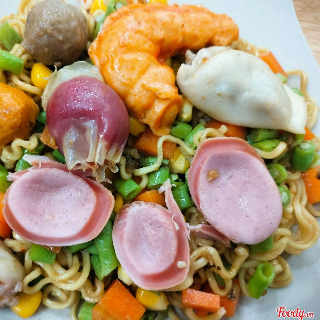 mi-tron-thap-cam-nhieu-mi