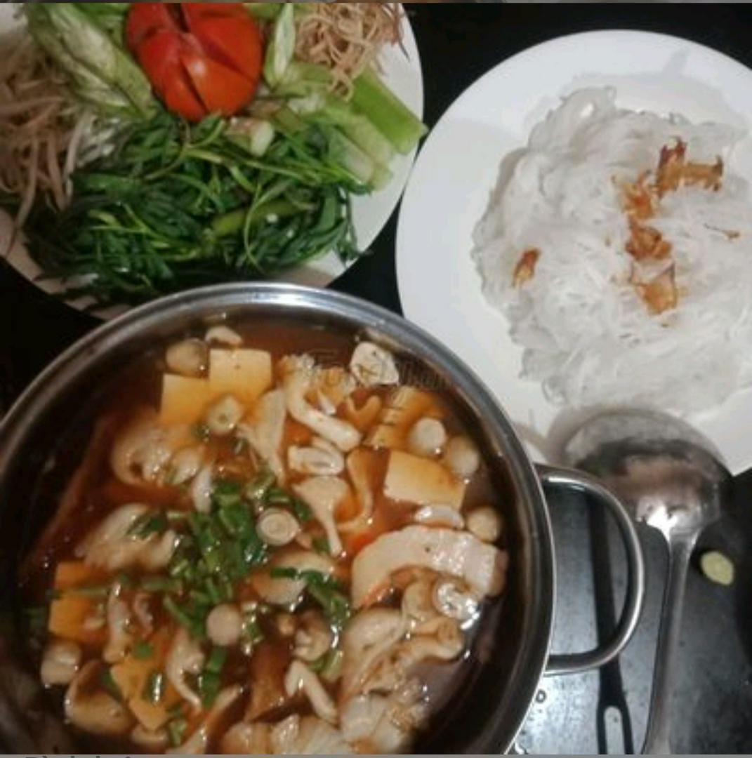 lau-thai-4-nguoi-an-thu-2-mung-1-15