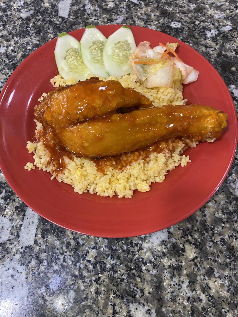 Cơm chiên gà sốt cay Hàn Quốc