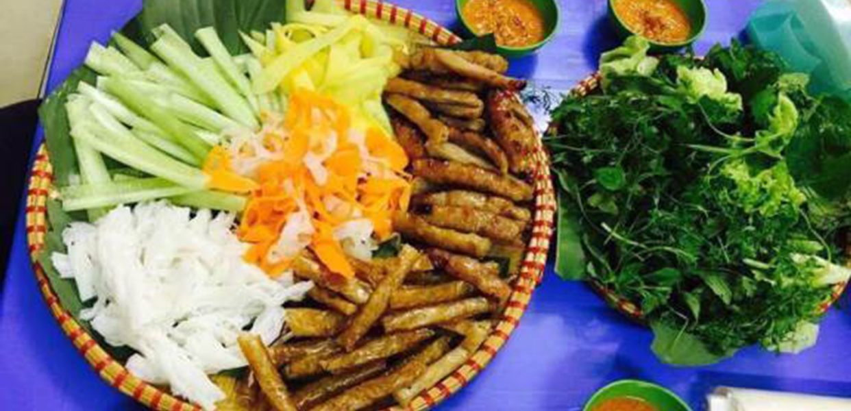 co-ba-duyen-nem-nuong-nha-trang-van-hoi