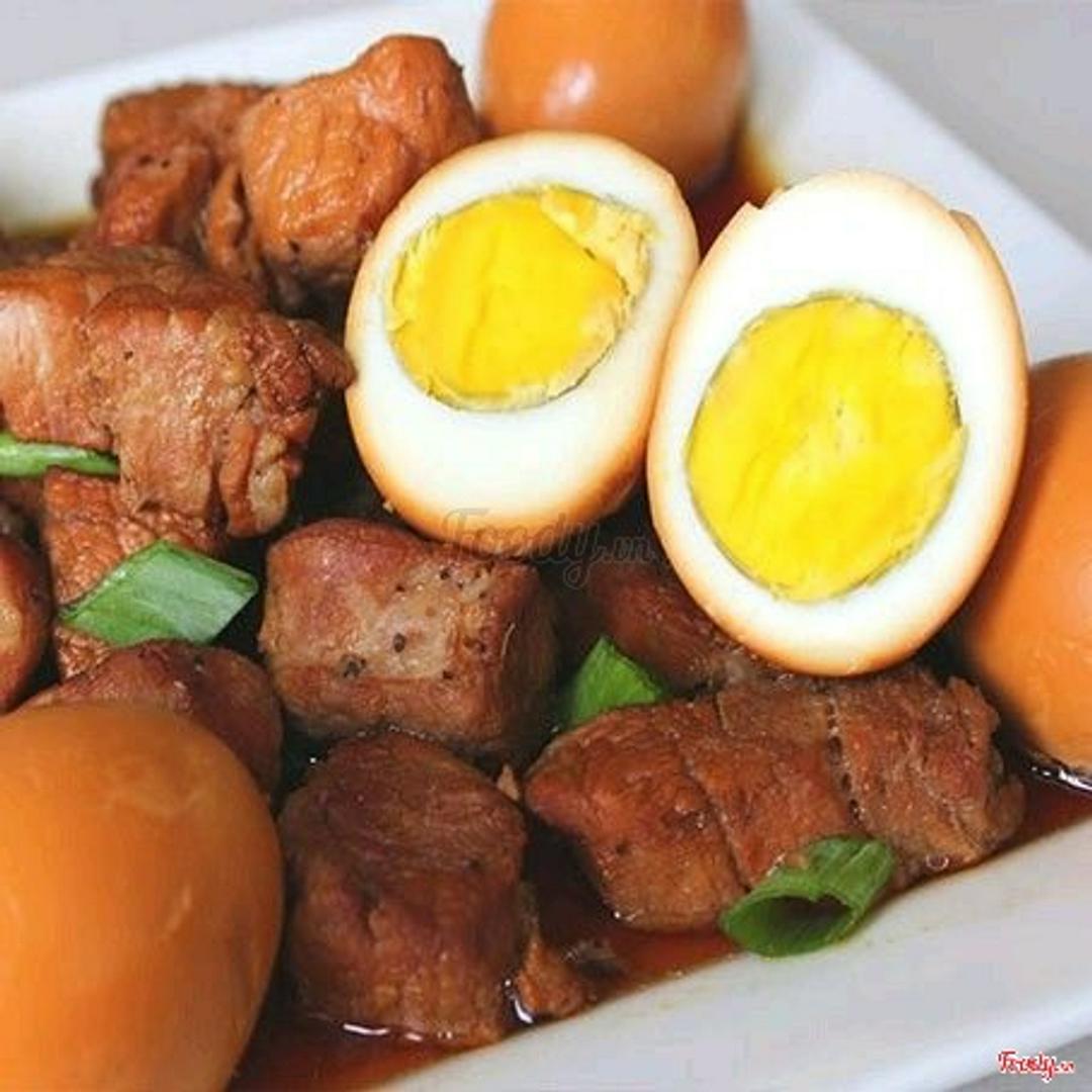 com-thit-kho-trung-tra-ao