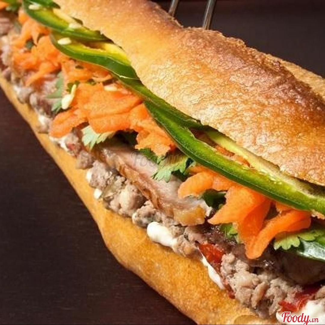 thap-cam-ac-biet-tra-thai