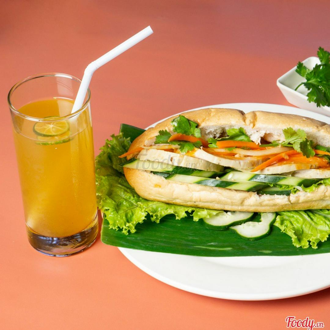 banh-mi-trung-tra-chanh-s