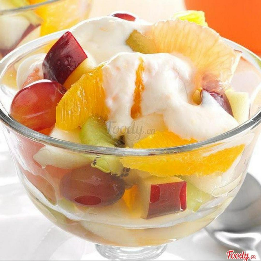 fresh-chopped-fruit-salad