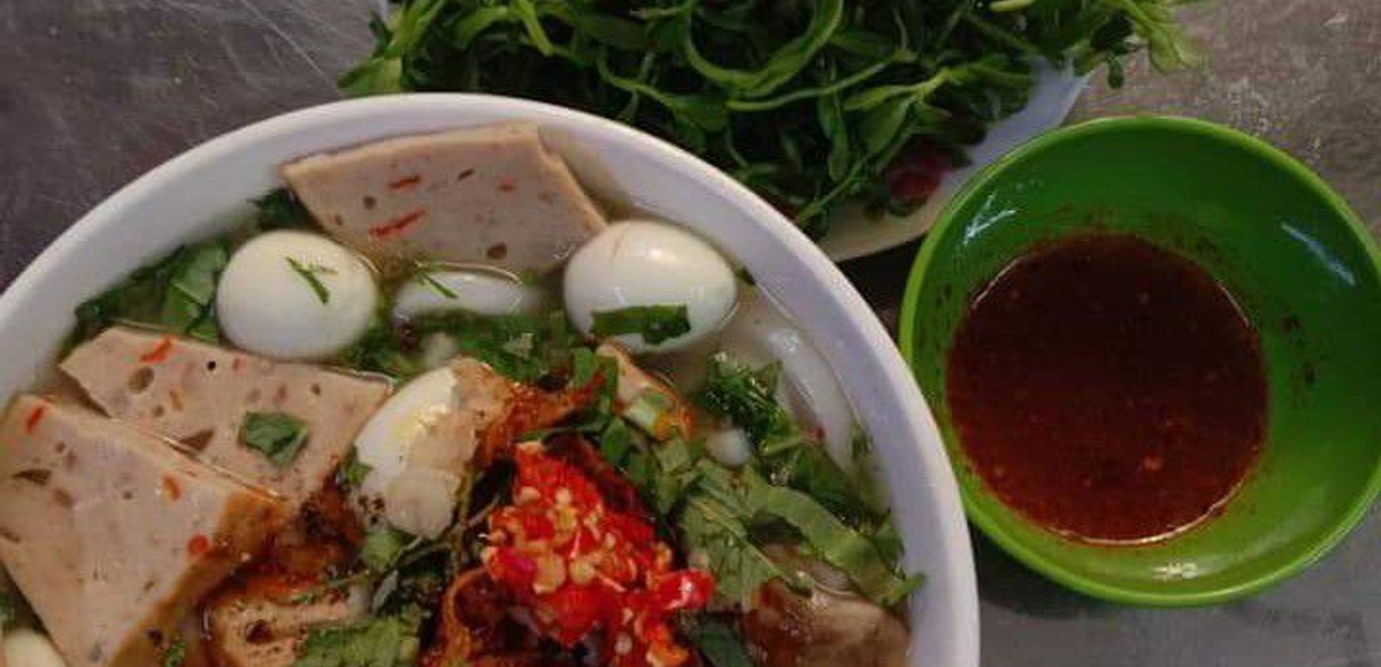 quan-phu-troc-com-ga-ien-bien-phu