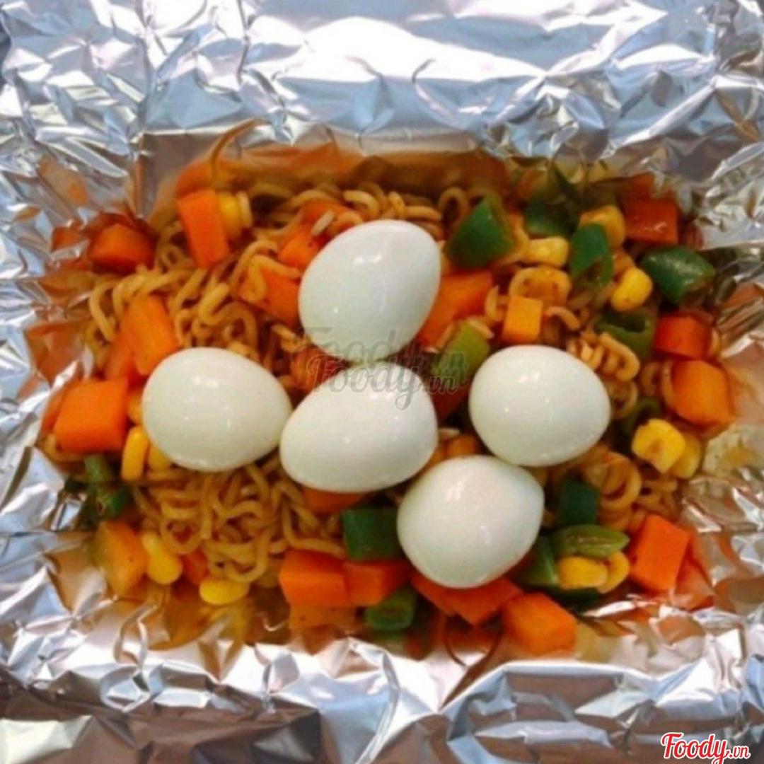 mi-tron-indomie-trung-cut