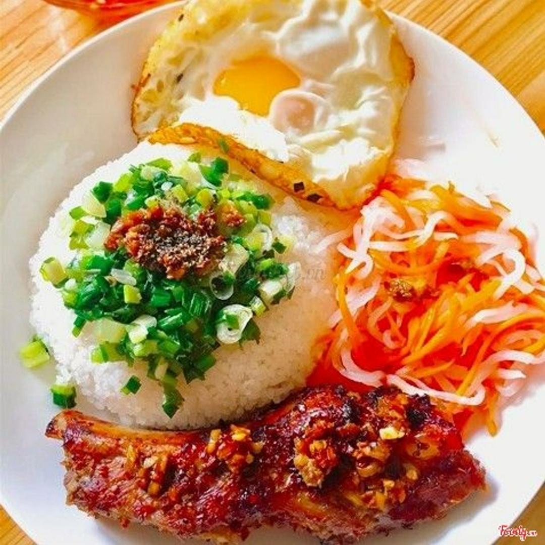 com-suon-sun-non-trung-op-la-tra-ao