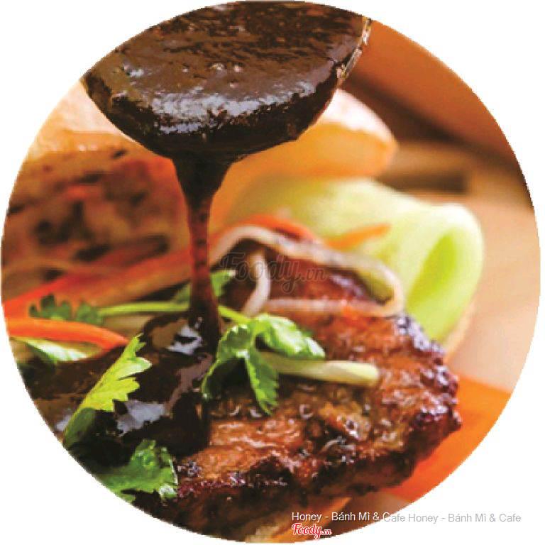 banh-mi-thit-nuong-mat-ong