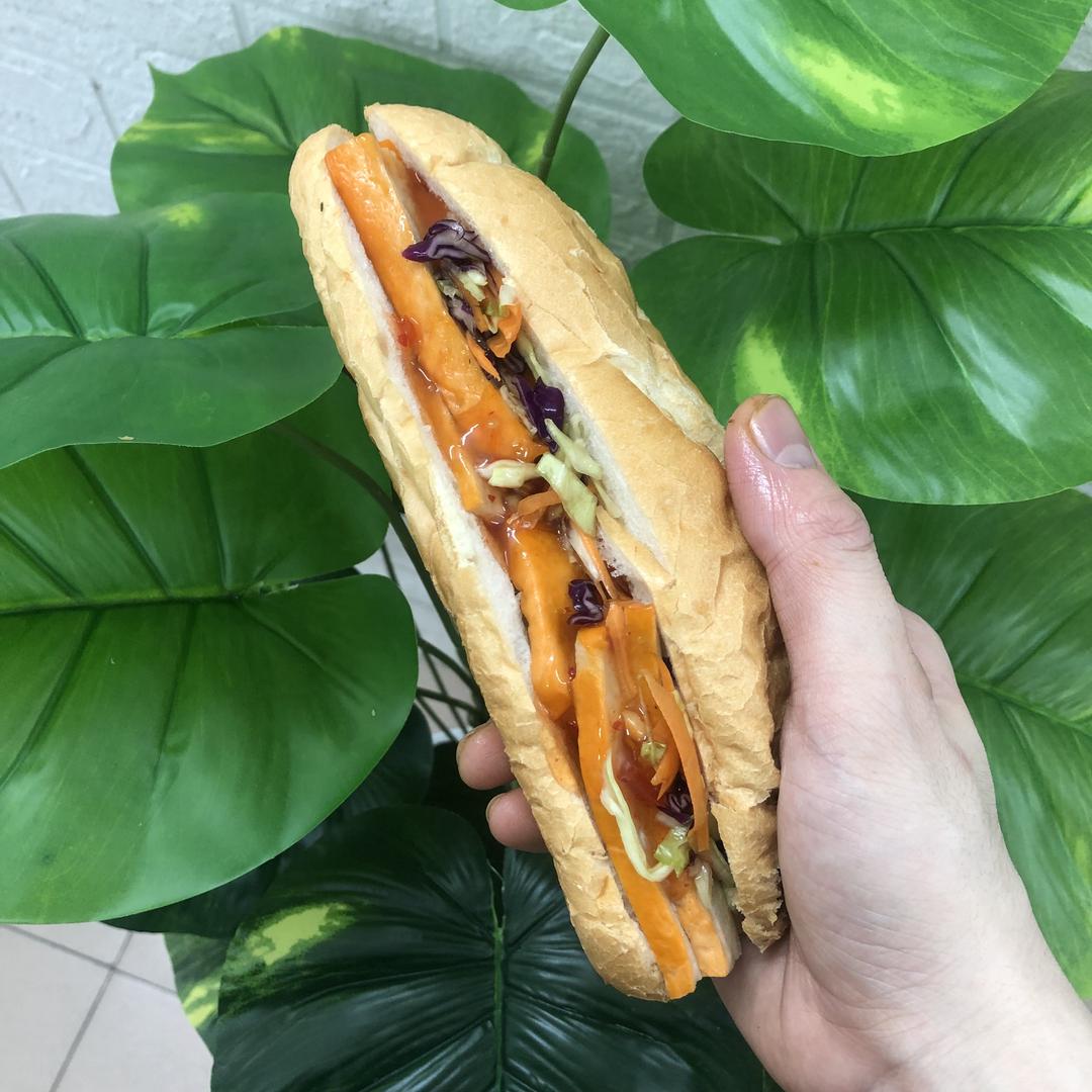 banh-my-pate-ruoc-nam-chay