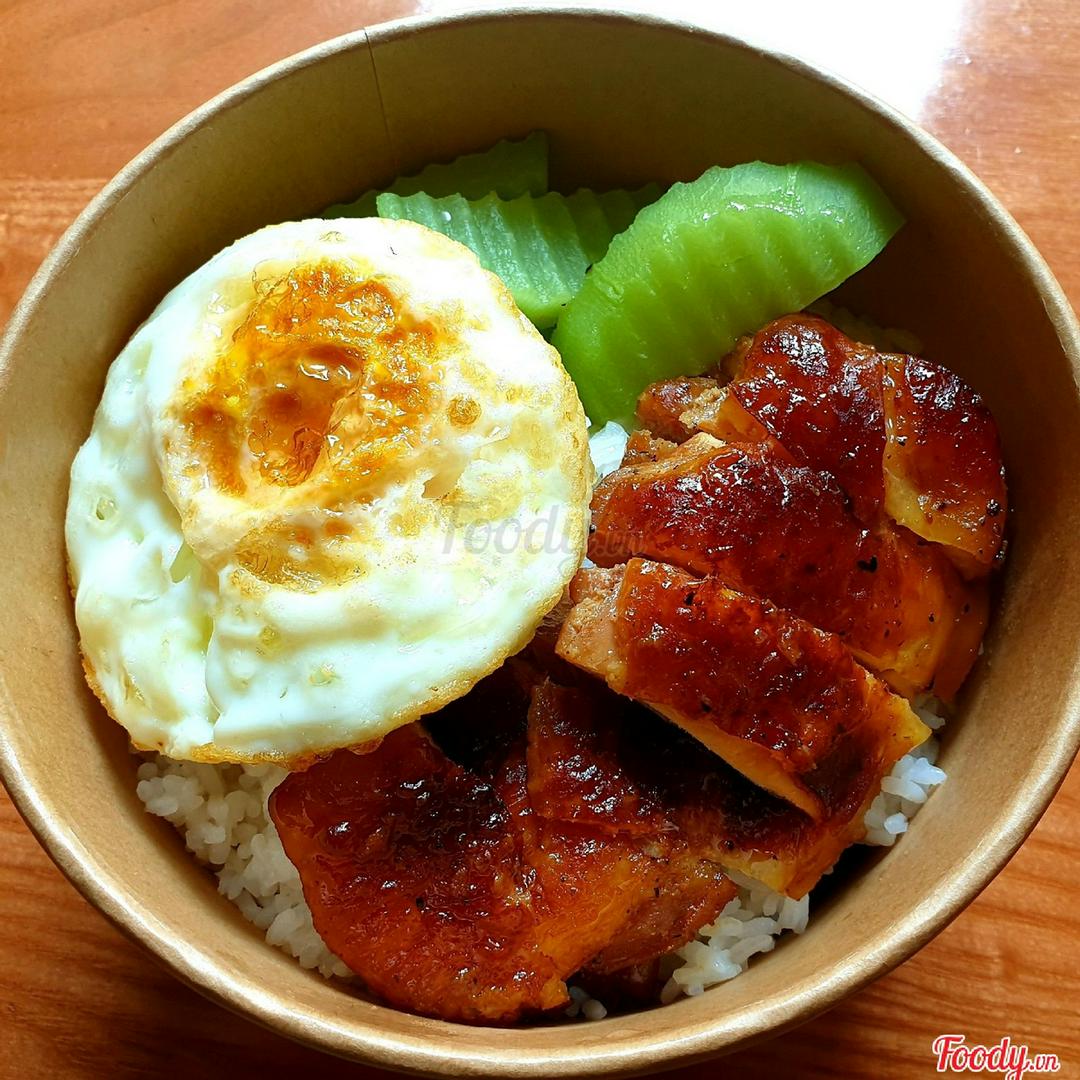 com-ga-nuong-mat-ong-trung-op