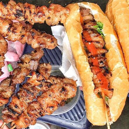 banh-mi-xien-thit-nuong-3-xien-nuong