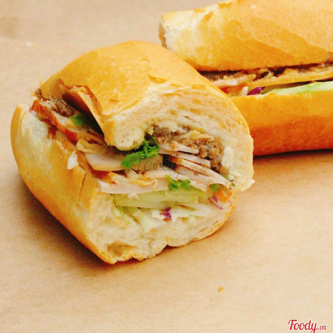 banh-mi-thap-cam