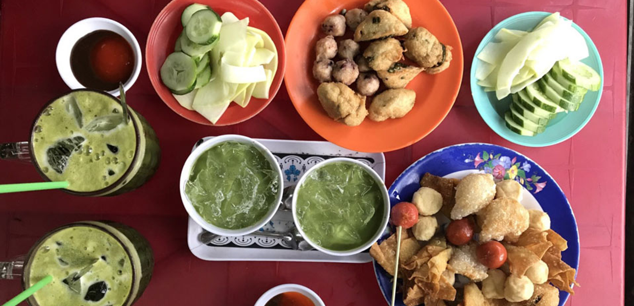 banh-trang-muoi-va-ca-vien-chien