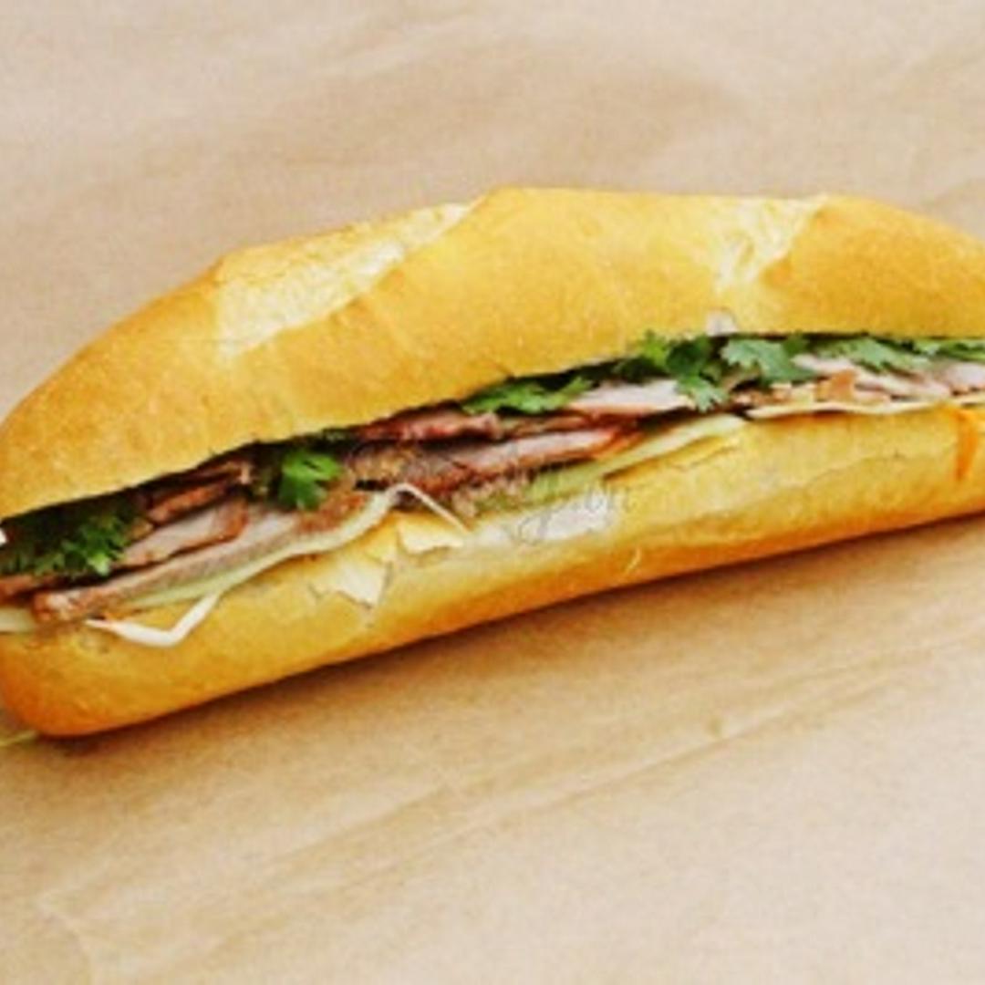 banh-mi-thit-quay-xa-xiu