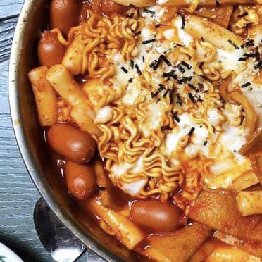 lau-banh-gao-xuc-xich-mini