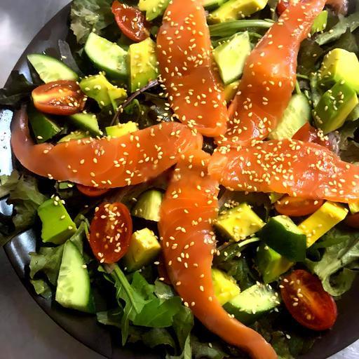 smoked-salmon-avocado-salad