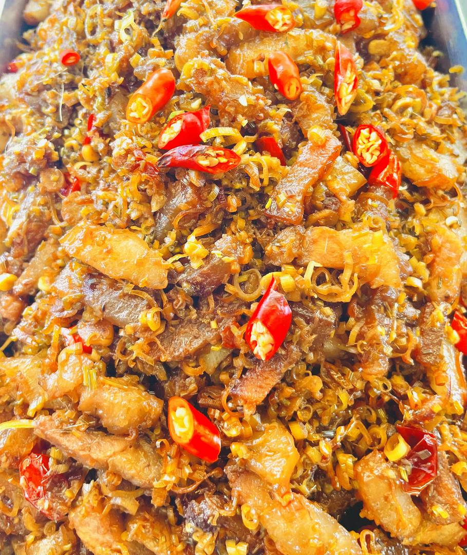 thit-ba-chi-xao-mam-ruoc-khong-kem-com