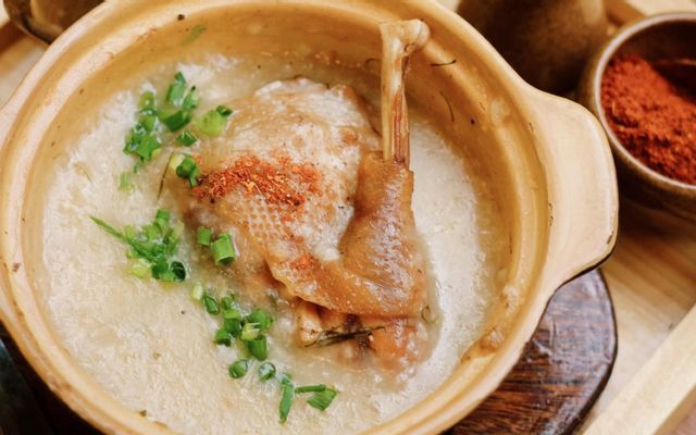 ngoc-oanh-tra-quan-chao-nguyen-thi-inh