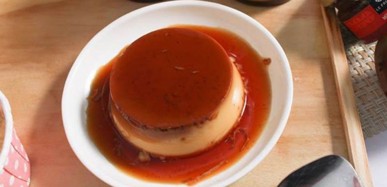 banh-flan-2-anh-em-xom-at