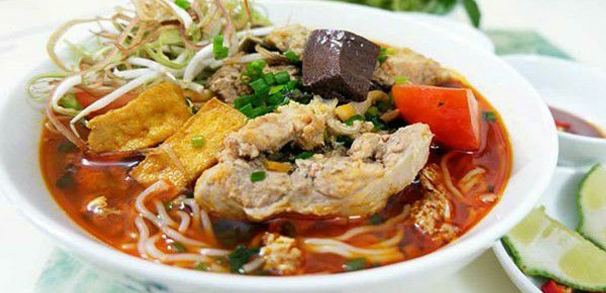Út-Mi---Bánh-Canh-Thịt-Vịt-&-Bánh-Canh-Tôm-Bột-Gạo-Xắt---Huỳnh-Tấn-Phát