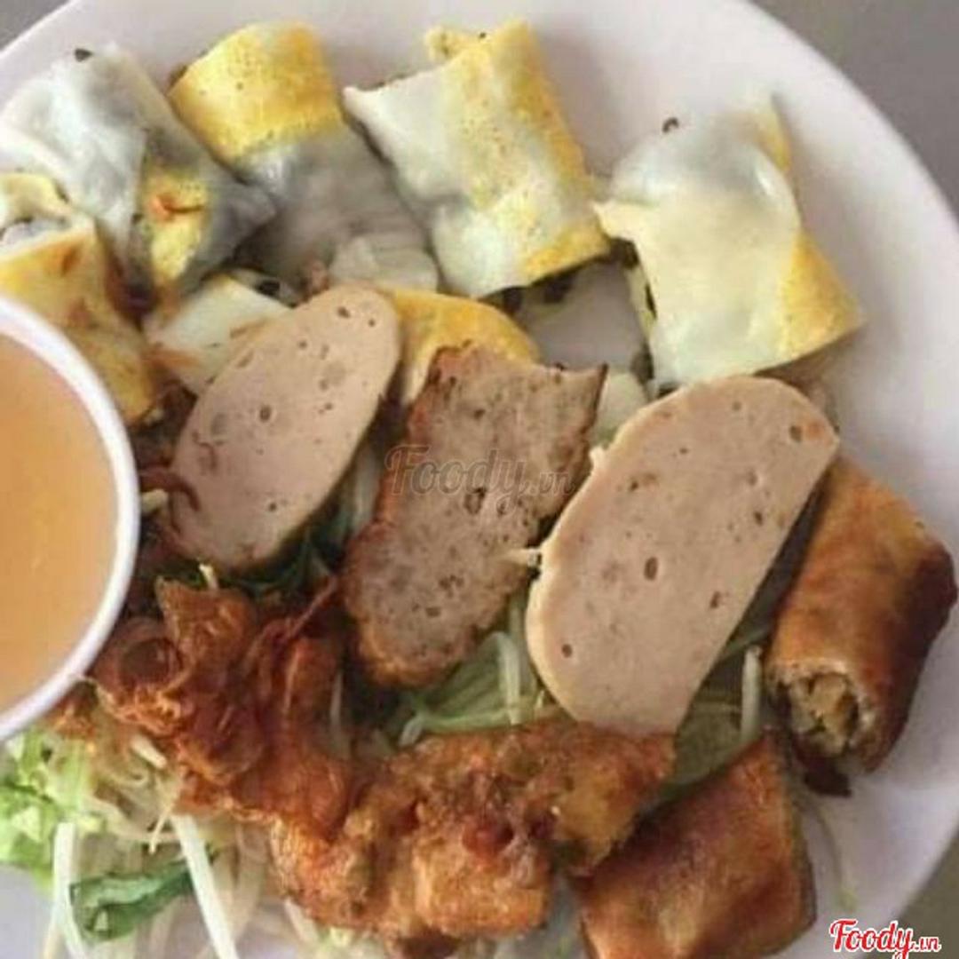 banh-cuon-trung-nong-01-pepsi-hoac-nuoc-khac