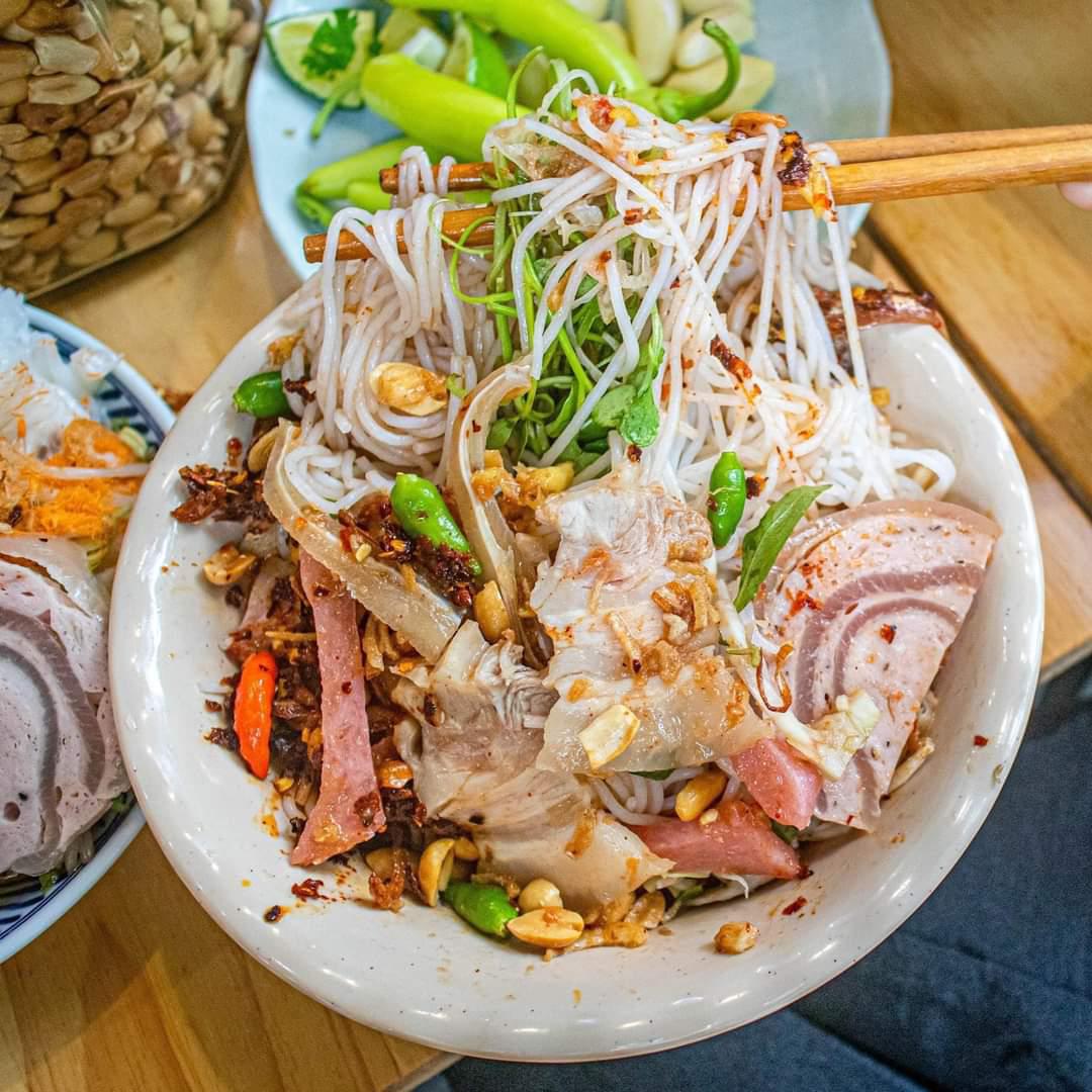 bun-mam-nem-hue-thit-heo-cha