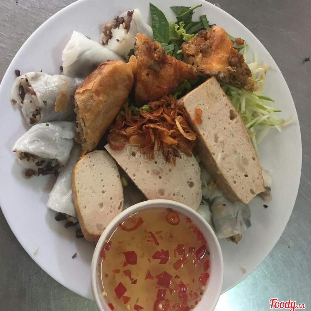 banh-cuon-ac-biet