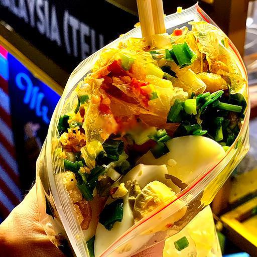 banh-trang-deo-sate-mo-hanh-trung-ga