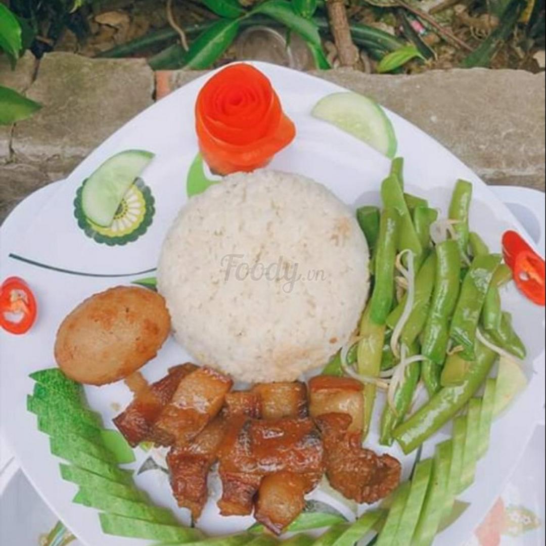 com-thit-kho-trung