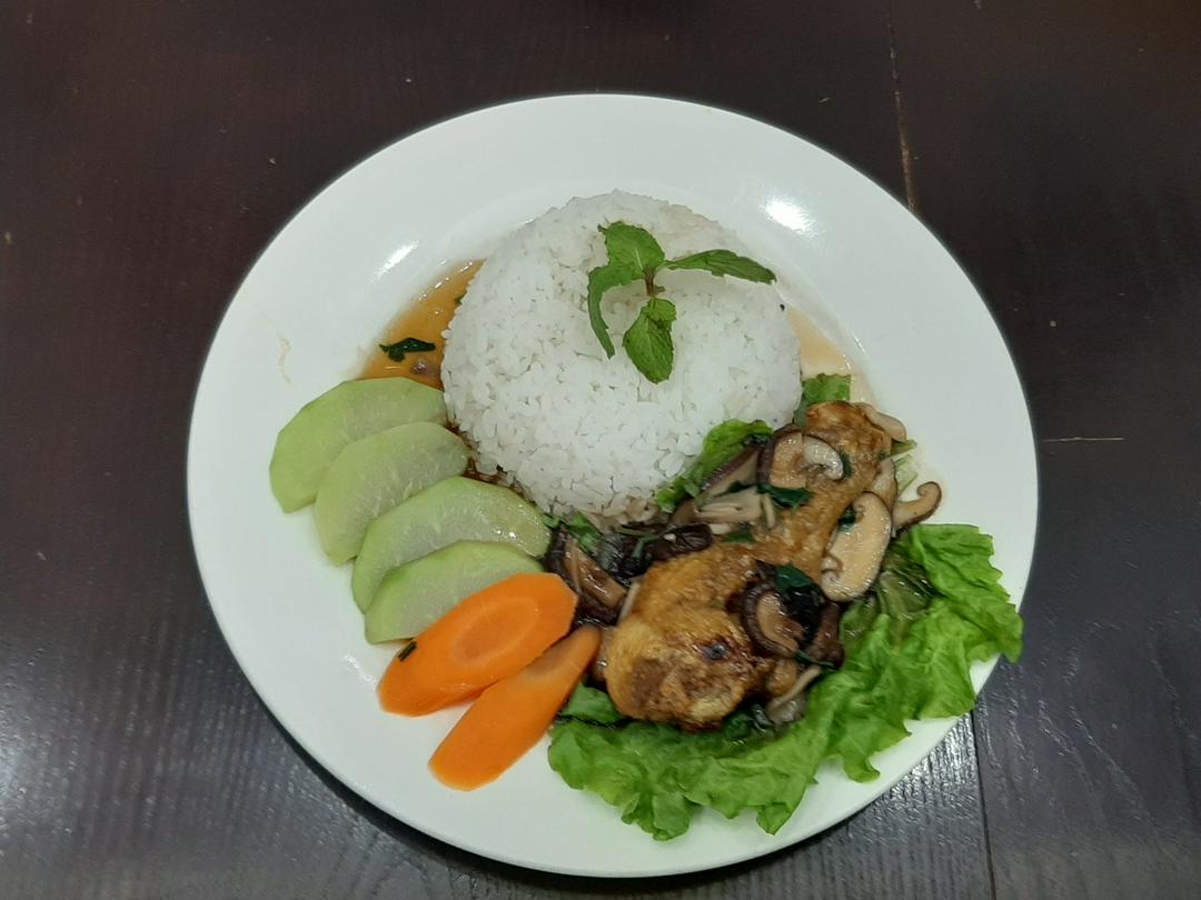 com-trang-ui-ga-sot-nam-trung