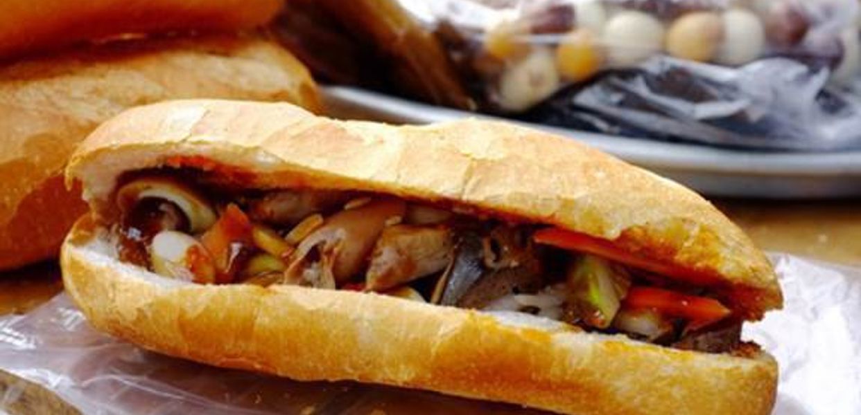 banh-mi-pha-lau-xa-xiu-le-loi