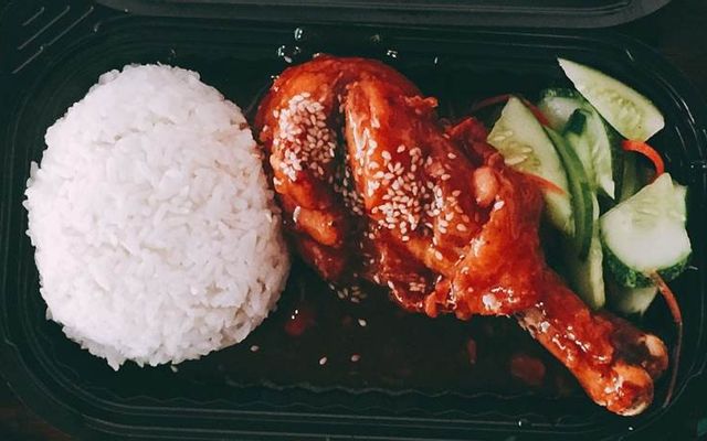 mo-khoet-quan-com-ga-sot-cay-han-quoc-giang-van-minh