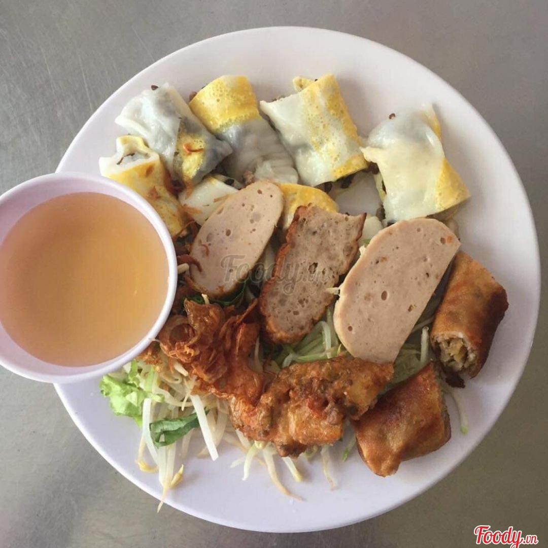 banh-cuon-trung-nong-cha