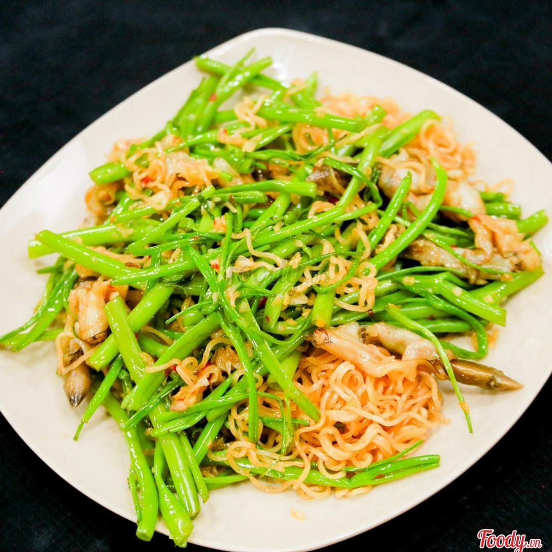 oc-mong-tay-xao-rau-muong-mi