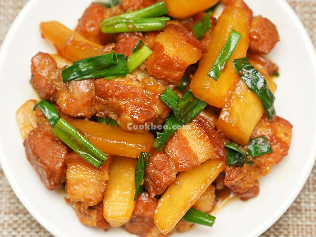 com-thit-kho-cu-cai-trang