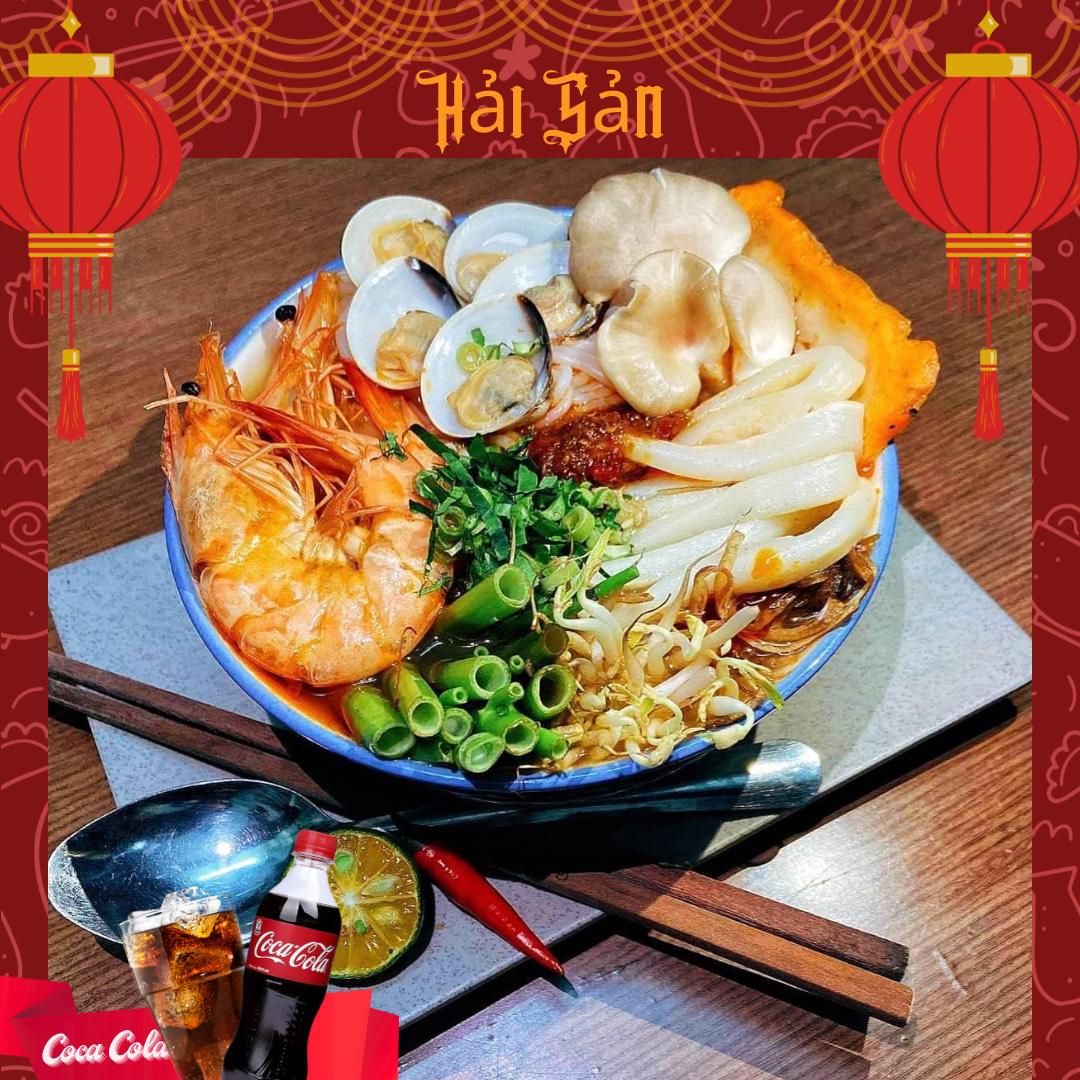 bun-thai-cay-hai-san-coca-cola