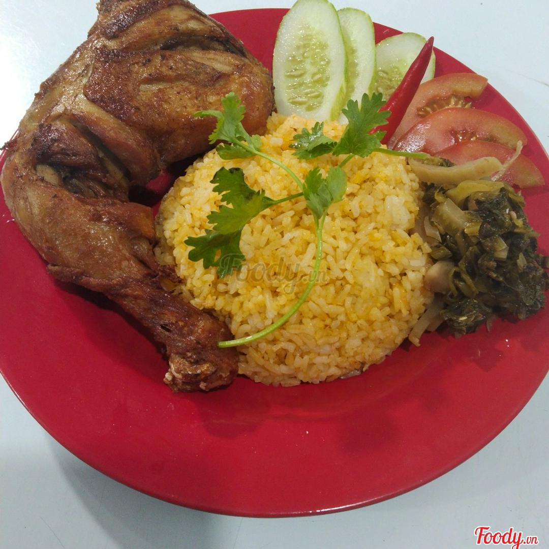 com-ui-ga-1-4-chien-nuoc-mam-1-chai-nuoc-ngot