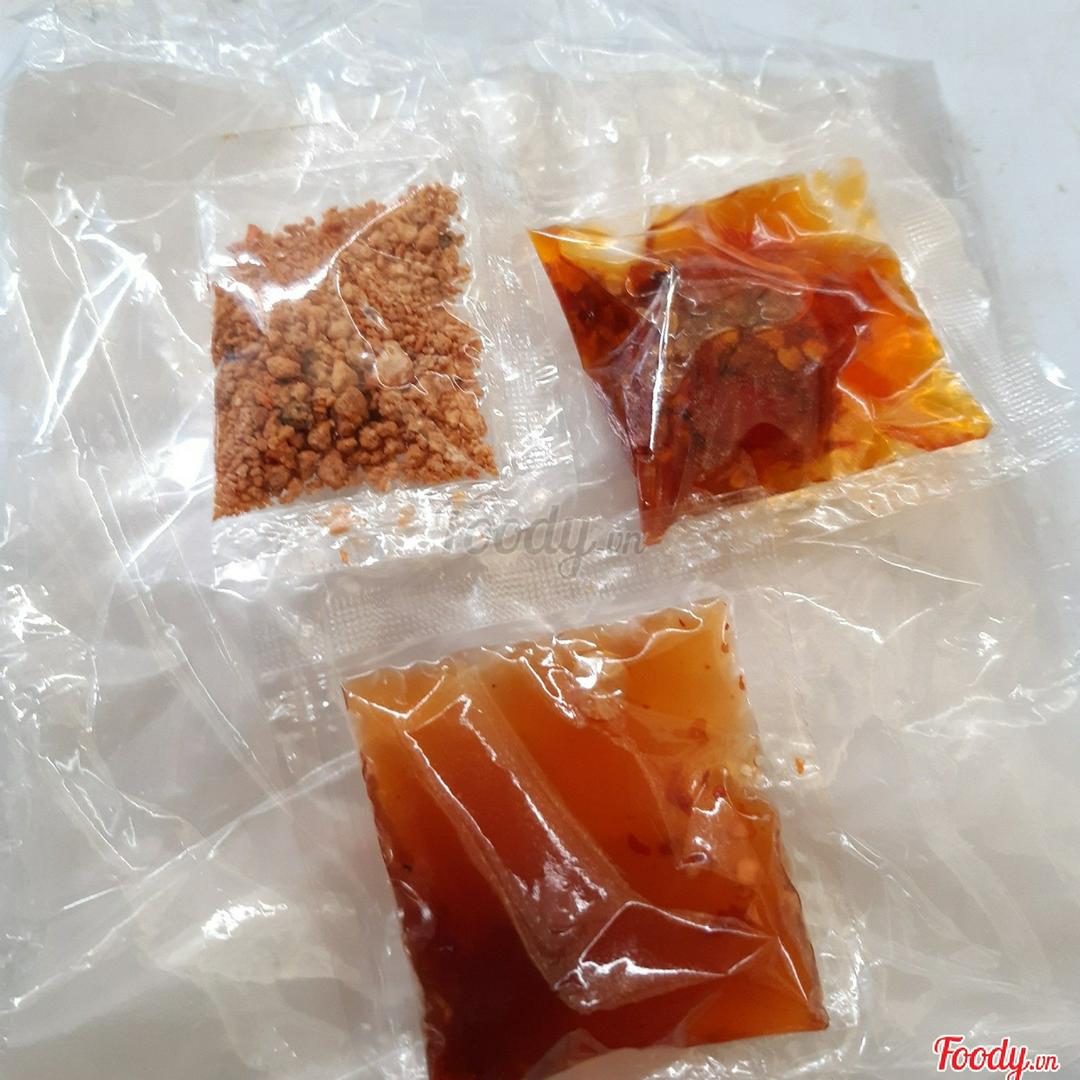 banh-trang-cham-me-5-bich